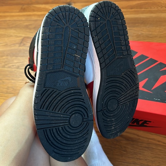 Jordan 1 Retro High Satin Snake Chicago - Picture 6 of 7